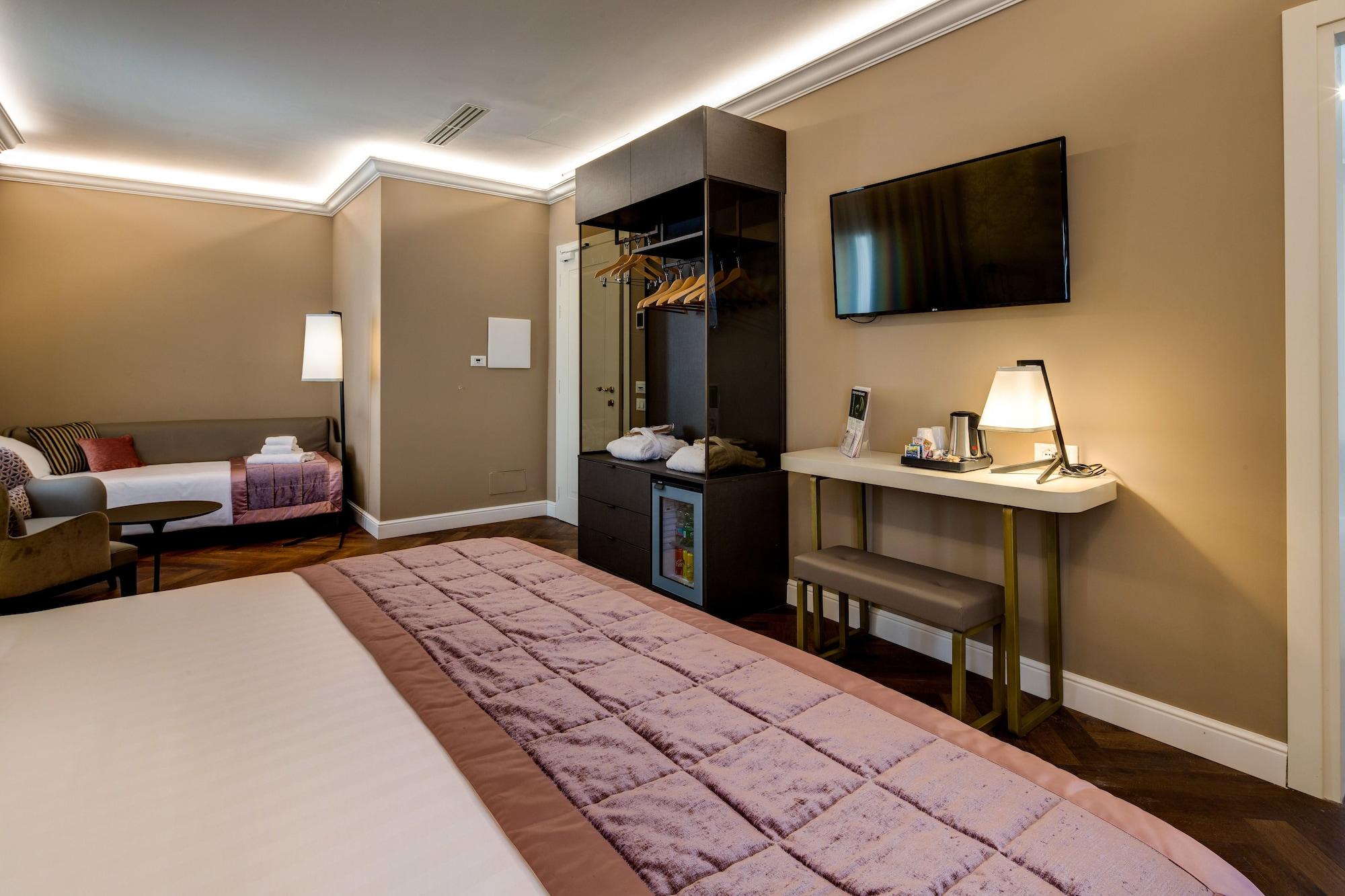 Bw Premier Collection Chc Continental Hotel