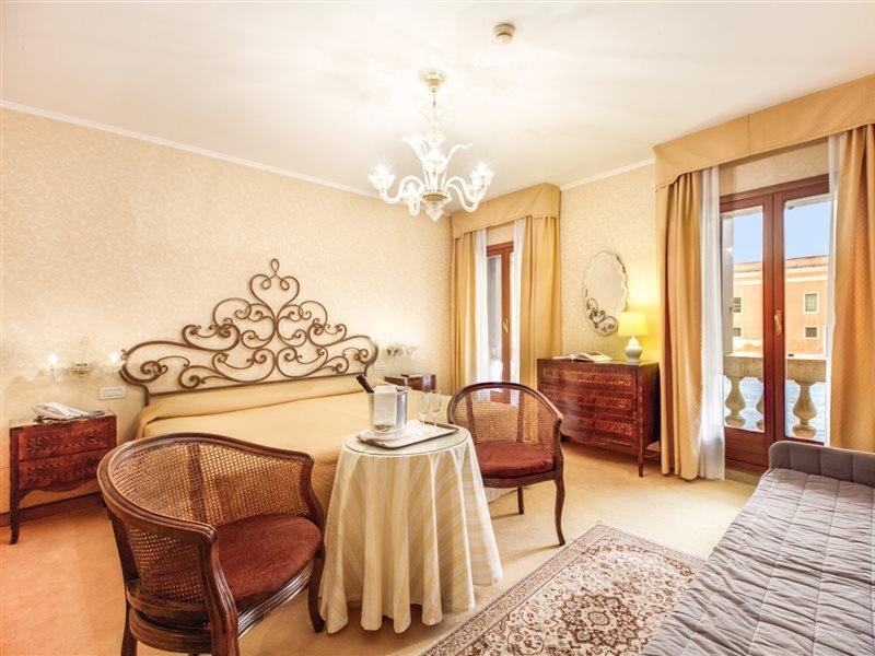 Bw Premier Collection Chc Continental Hotel Venecia